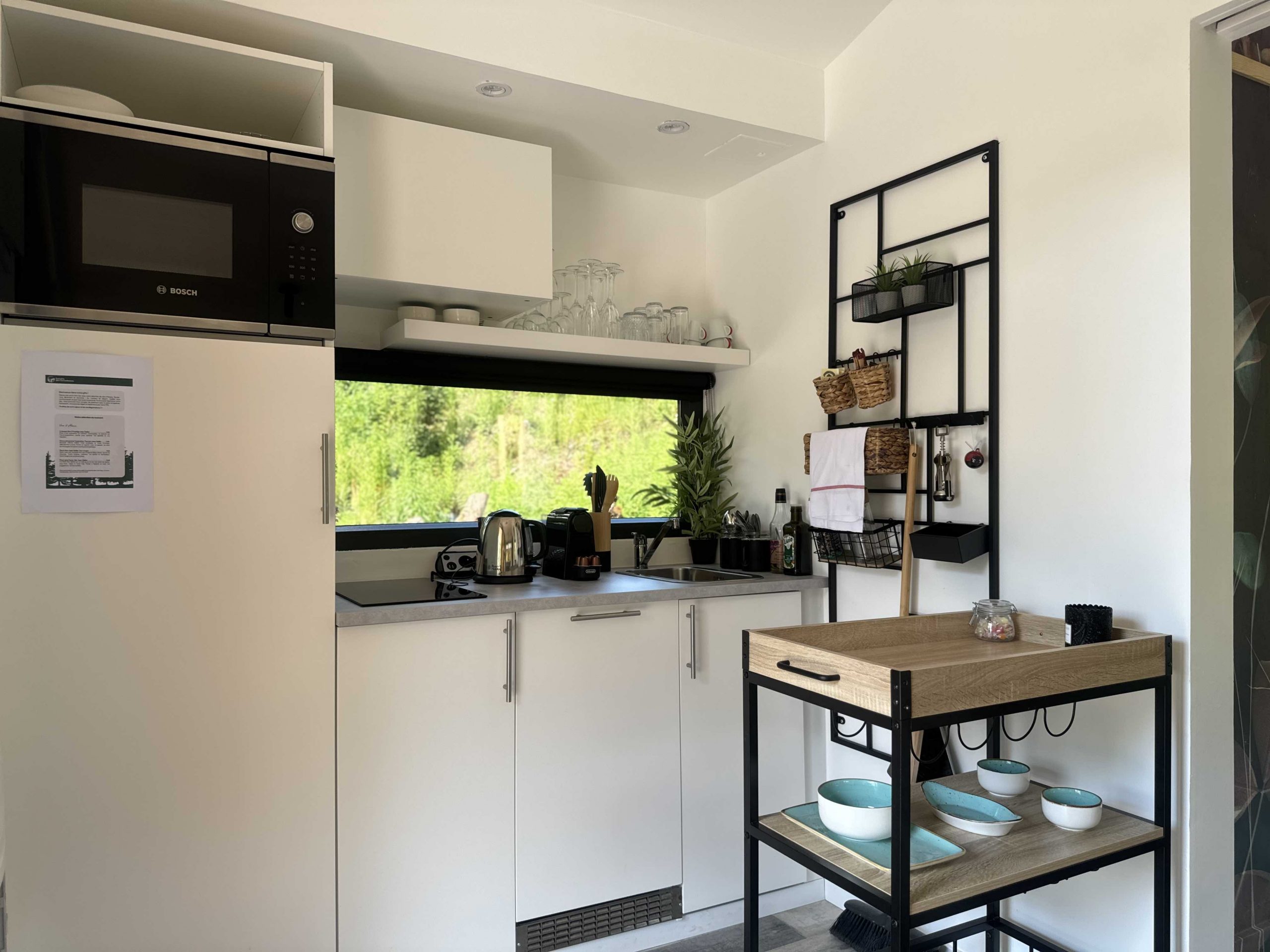 Cuisine Tiny House Cephee Gite Insolite Terrasse et Bain Nordique Alsace