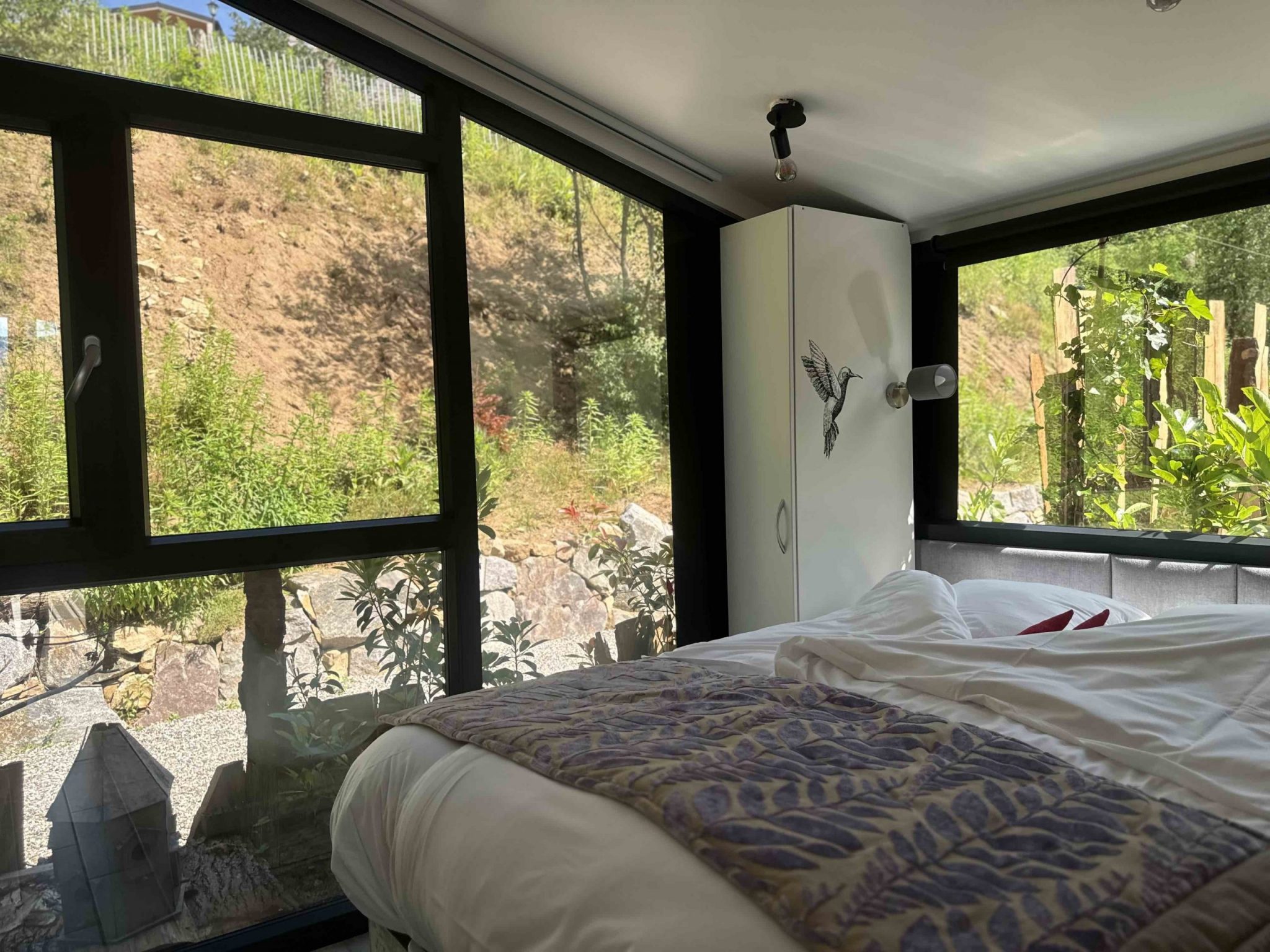 Chambre duo Tiny House Cephee Gite Insolite Terrasse et Bain Nordique Alsace